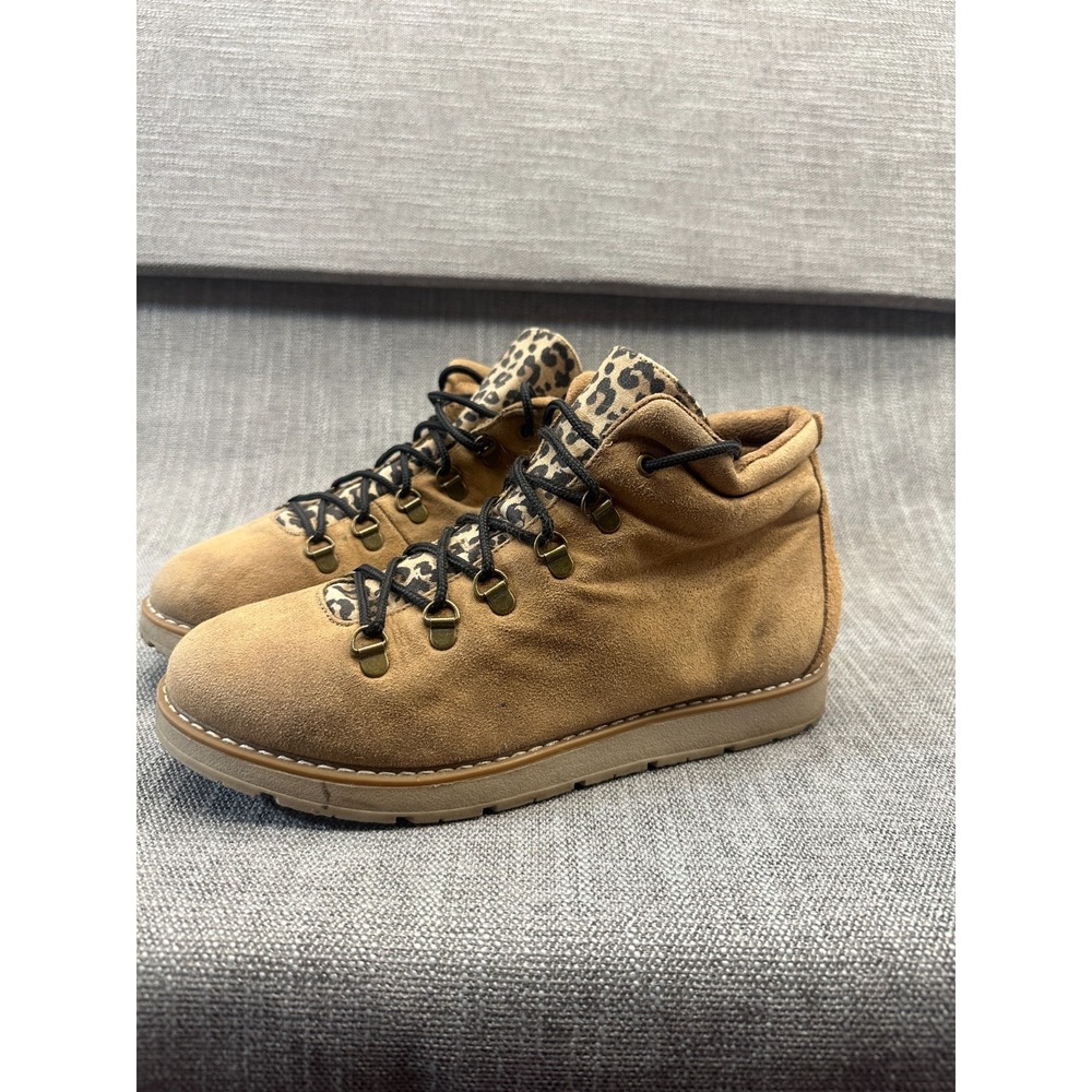 Skechers BOBS Alpine MT Gato Women 10 Leopard Tan Suede Cheetah Print Ankle Boot